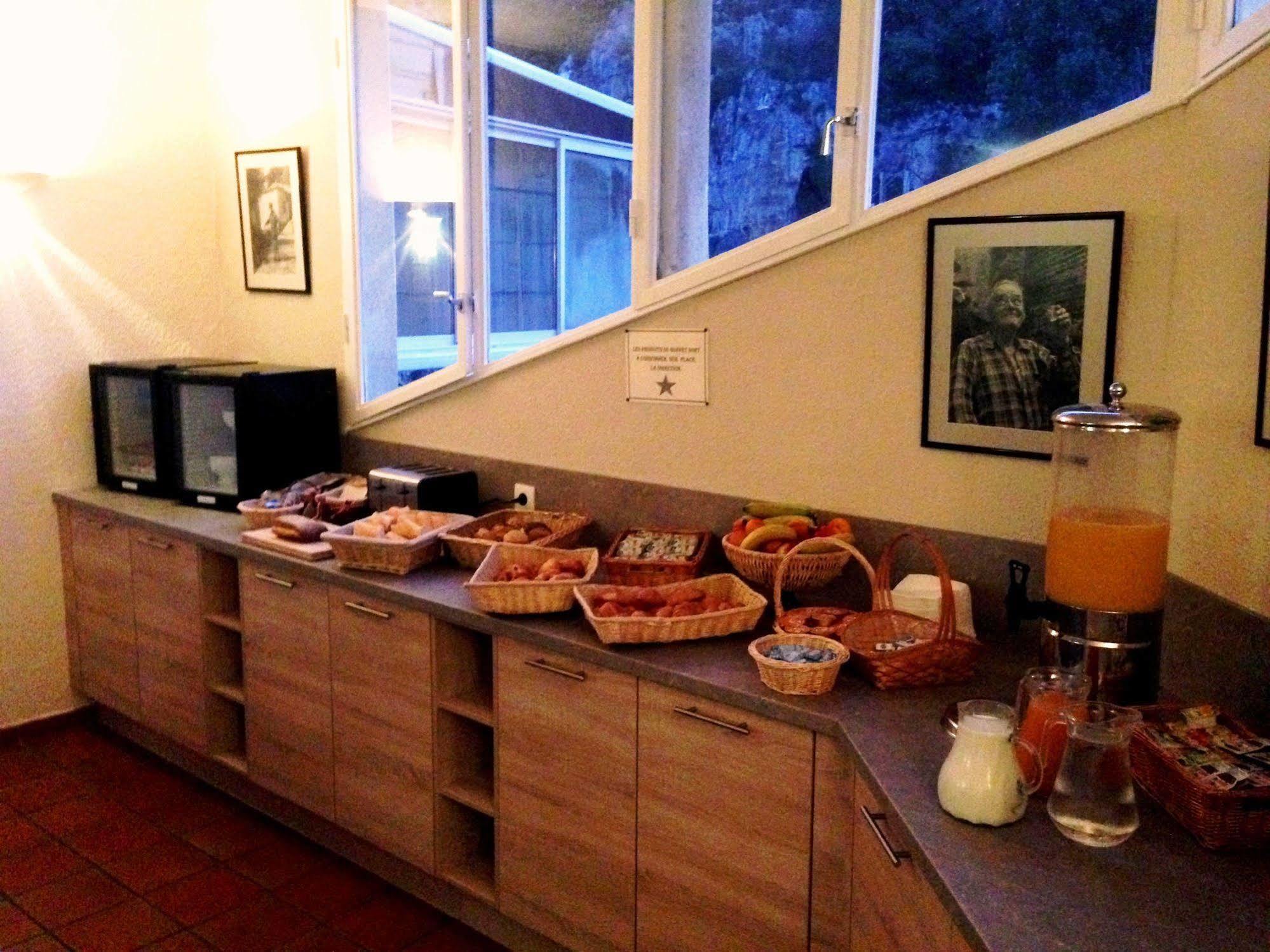 Hotel Restaurant Les Falaises Bouziès Buitenkant foto