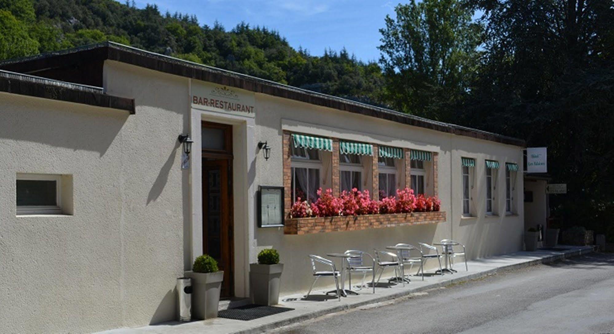 Hotel Restaurant Les Falaises Bouziès Buitenkant foto